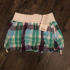 lululemon Run Tracker Skirt / Skort 2-in-1 skirt and shorts